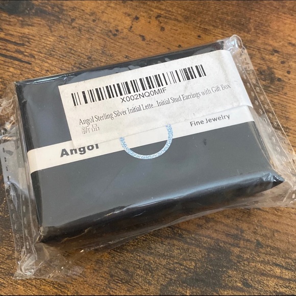 Initial Stud Earrings - N - Picture 6 of 6